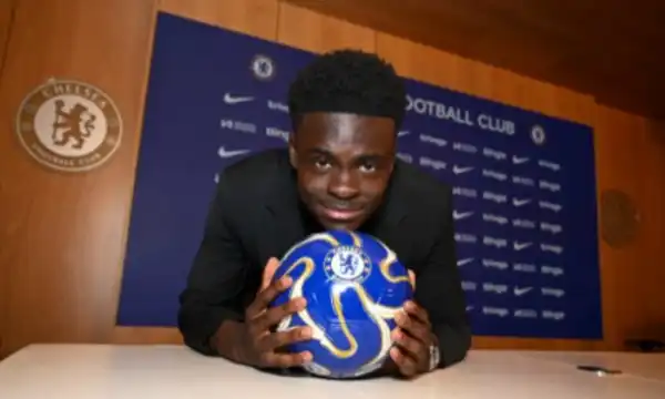 Transfer: Nigerian-born forward signs new contract at Chelsea