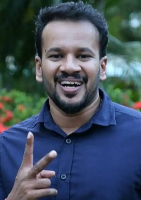 Biography & Career of Denes Kumar