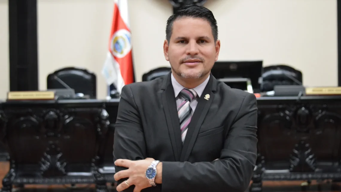 Net Worth Of Fabricio Alvarado