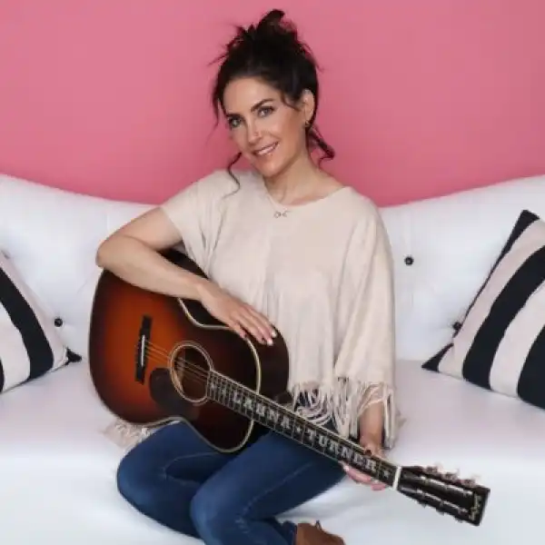 Age & Career Of Lahna Turner