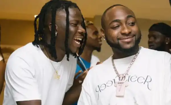 Davido Congratulates Stonebwoy As He Acquires A New Bentley