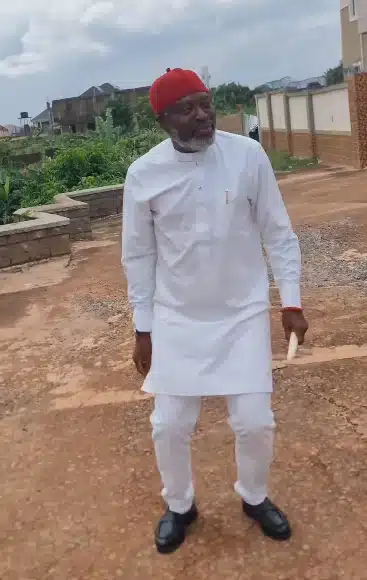 Kanayo O. Kanayo jumps on Gwo Gwo Ngwo dance challenge