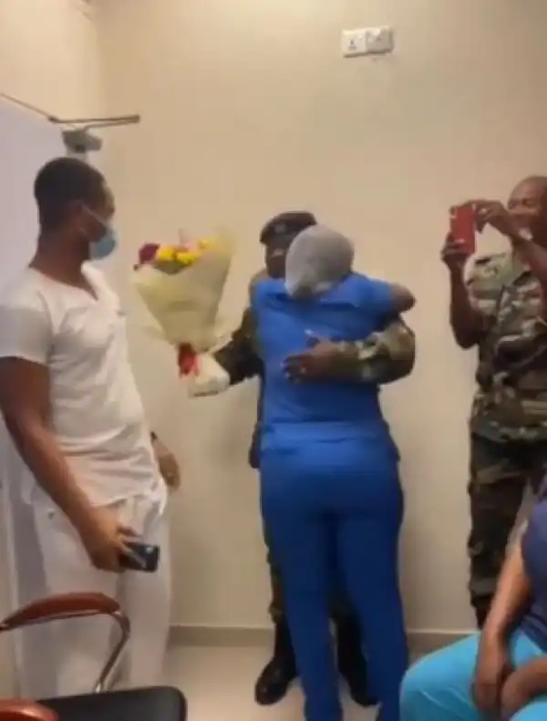 Romantic Moment Soldier Surprised His Wife With Birthday Flowers At Her Work Place (Video)
