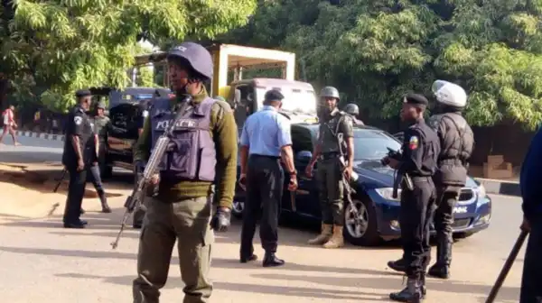 Drama As Police Bust ‘Yahoo’ Syndicate, Arrest Five Suspects In Jigawa