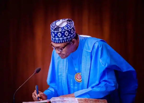 Just In! Federal Government Warns Nigerians On Whatsapp New Rule