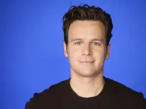 Career & Net Worth Of Jonathan Groff