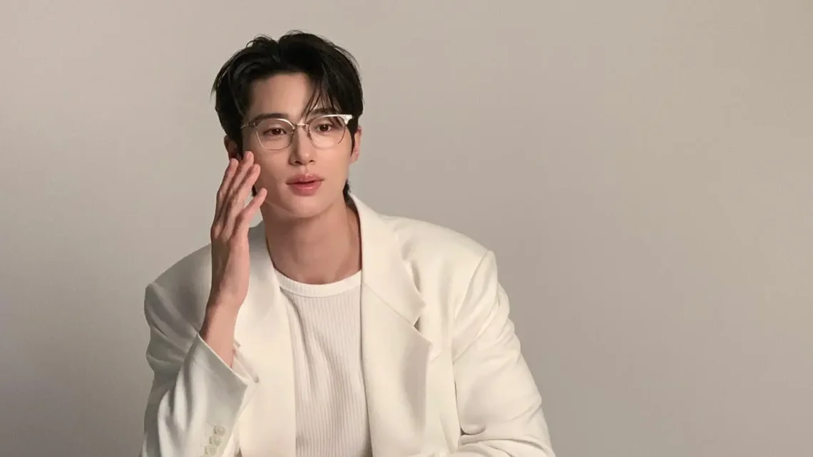 Biography & Career Of Byeon Woo-seok