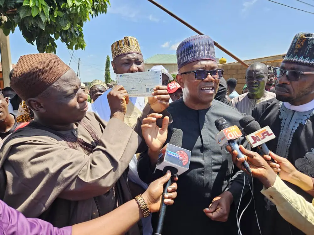 Peter Obi pays condolence visit to Makarfi