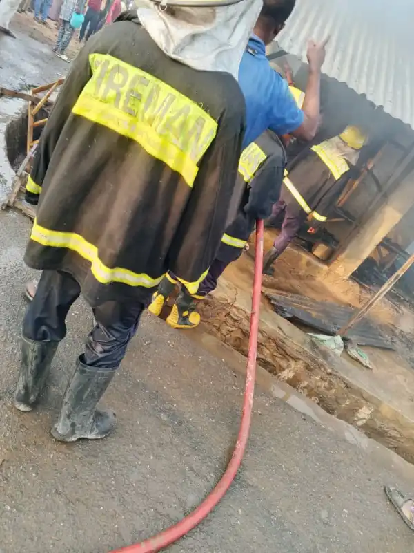 Fire ravages residential buildings, workshop in Oyo [PHOTOS]