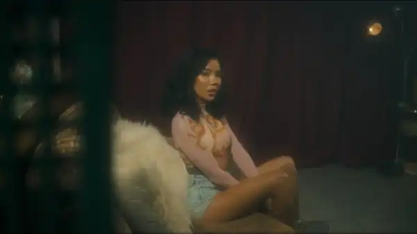 Jhené Aiko - Tryna Smoke (Video)