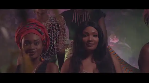 Roberto – Come Closer (Music Video)