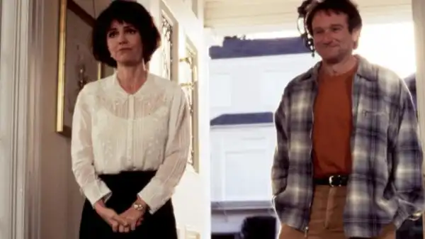 Sally Field Shares Heartfelt Robin Williams Story on Mrs. Doubtfire