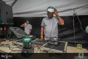 Dzo – Stay Away (Main 729 Mix)