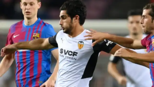 Wolves seek cut-price deal for Valencia striker Goncalo Guedes
