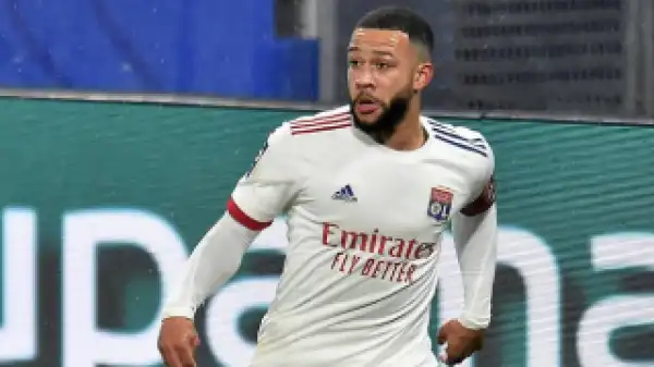 Juventus better Barcelona contract offer to Lyon attacker Memphis Depay