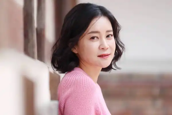 Age & Career of Lee Hang-na