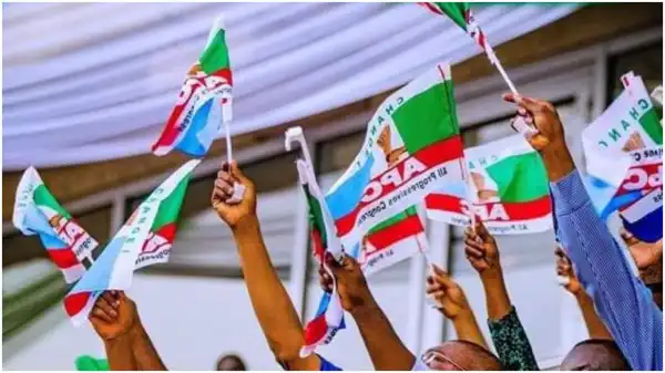 House of Reps: Three opposition lawmakers dump parties, formally join APC
