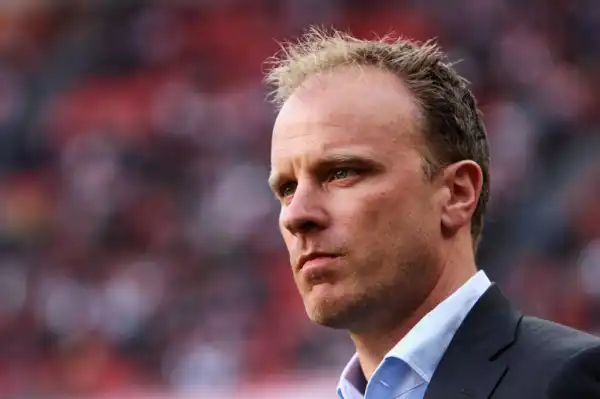 Dennis Bergkamp hints at coaching comeback as Arteta faces sack speculation