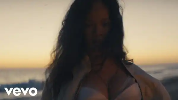 Rihanna - Lift Me Up (Video)
