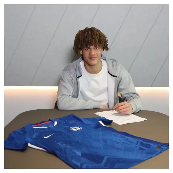 Transfer: Chelsea announces signing of Emenalo