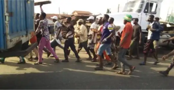 Drama As Ondo Youths Go Wild, Protest Kidnap Of Community Residents