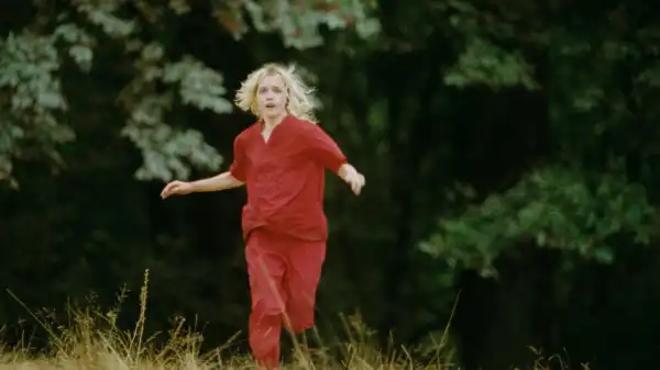 Strange Darling Poster & Opening Crawl Drop Ahead of Serial Killer Movie’s August Debut