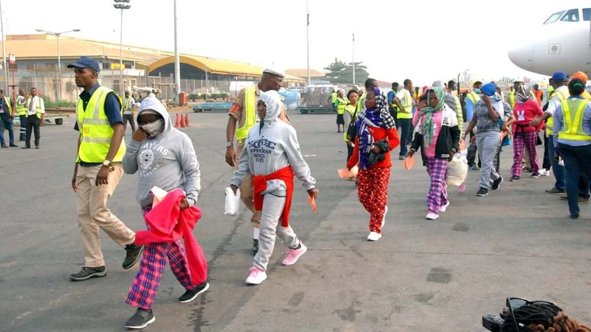 263 stranded Nigerians return home from Niger Republic