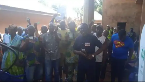 Anambra Decides: Faulty Card Reader Delays APGA Candidate, Soludo