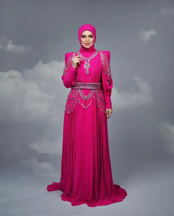 Biography & Career Of Siti Nurhaliza