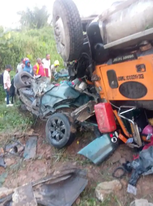 Five Dead As Cement-laden Truck Rams Into Vehicle In Cross River
