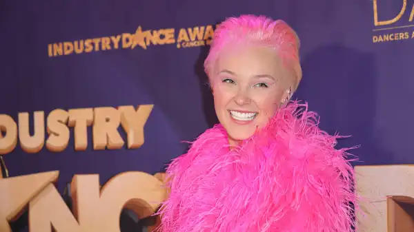 All My Friends Are Dead: Jojo Siwa to Lead Horror Movie