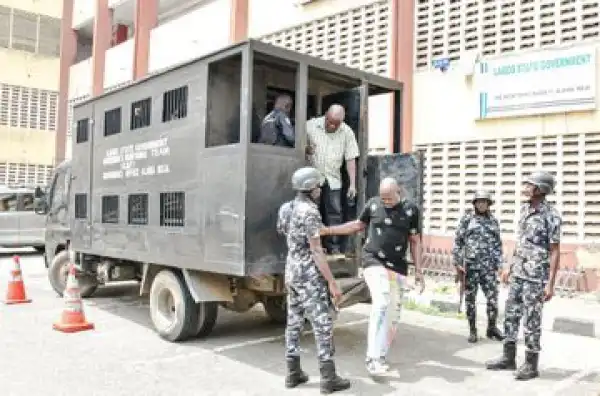 Drama As Lagos Nabs 10 Fake Enforcement Officials