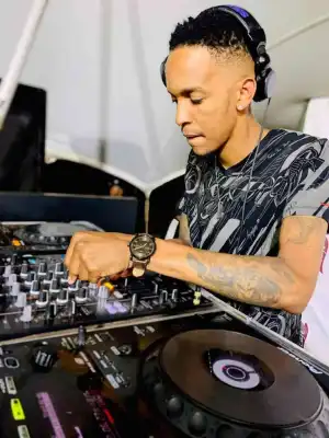 DJ Farmer – Room 8 Mix