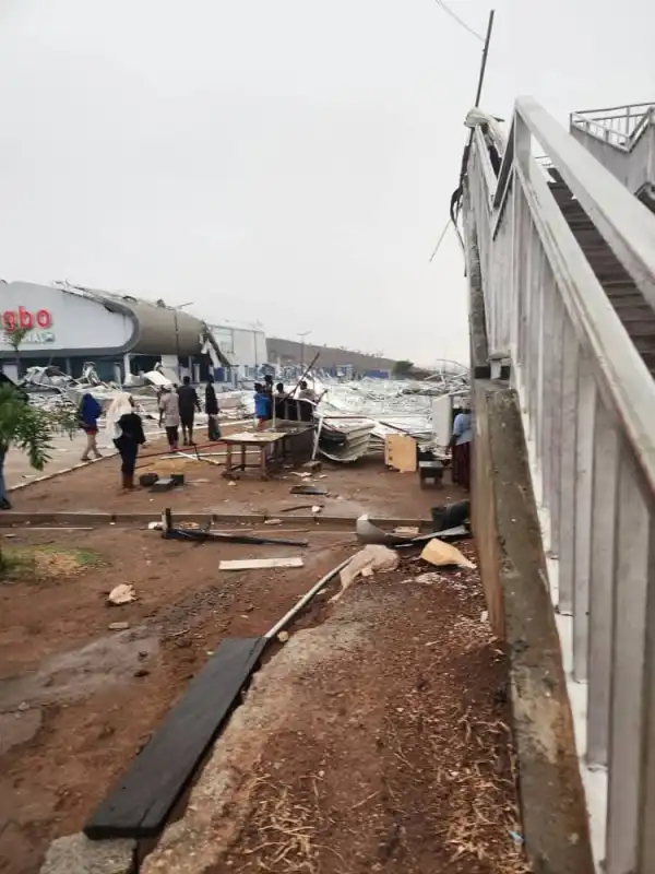 Gridlock as heavy torrential rain damages Kugbo Bus Terminal in Abuja