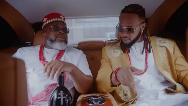 Larry Gaaga Ft. Flavour, Phyno & Theresa Onuorah – Egedege (Video)