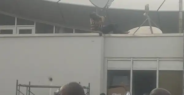 Uber driver threatens to commit suicide at Abuja airport (VIDEO)
