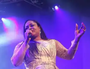 Sinach – I Humbly Bow