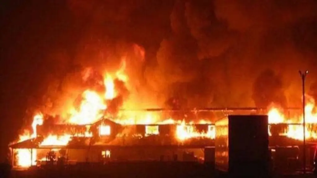 Fire engulfs Enugu timber market