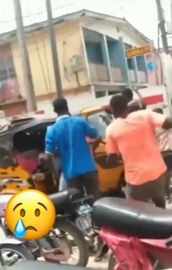 Man Nearly Beaten to Death by Muslims in Lagos For Complaining That They Blocked A Busy Road to Pray (Video)