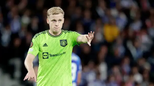 Erik ten Hag insists Donny van de Beek 