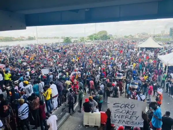 JUST IN!!! Zamfara State Residents Goes Berserk During Protest, Block Road