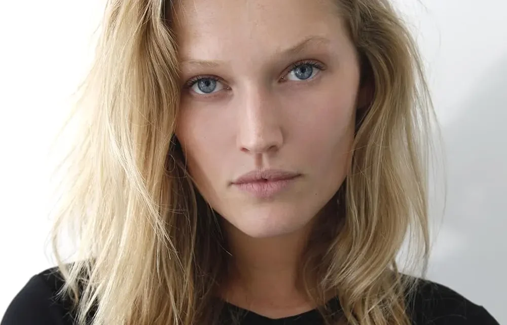 Age & Career Of Toni Garrn