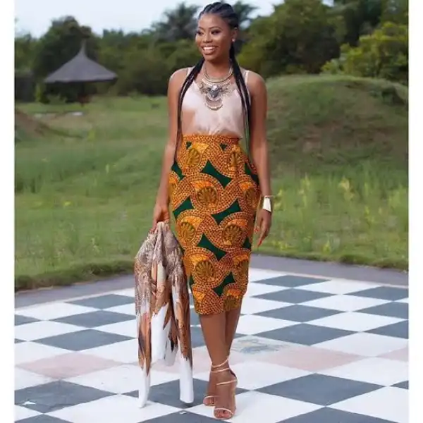 Davido’s baby mama, Sophia Momodu says a man tried to get her attention with 150k credit alert