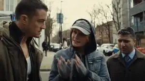Bryce Dallas Howard & Orlando Bloom Are Undercover Improv Comics in Deep Cover Trailer
