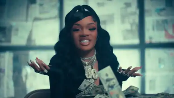 GloRilla – Internet Trolls (Video)