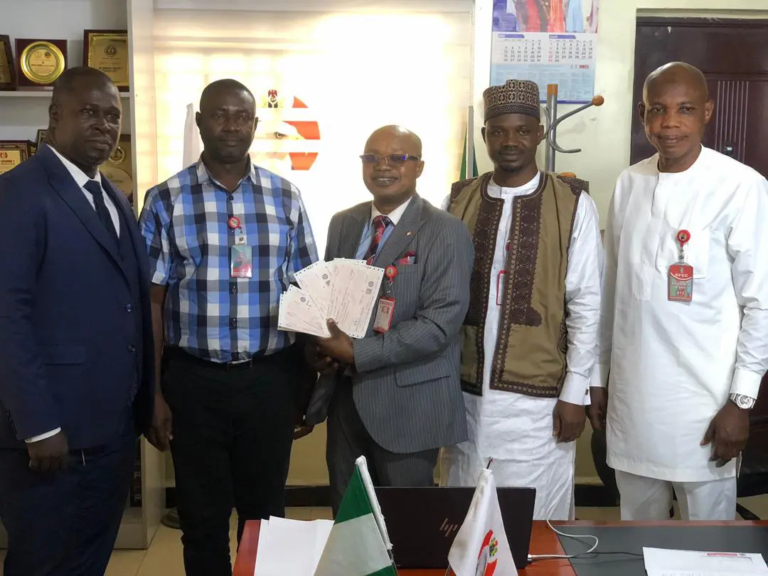Mining Royalties: Akwa Ibom: EFCC hand over recovered N100m draft to FG