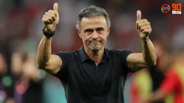 Luis Enrique arrives in England for Chelsea talks