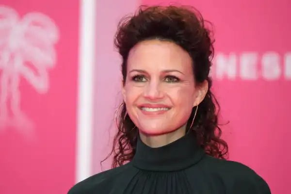 Lisa Frankenstein: Carla Gugino, Liza Soberano, and More Join Horror Comedy Film