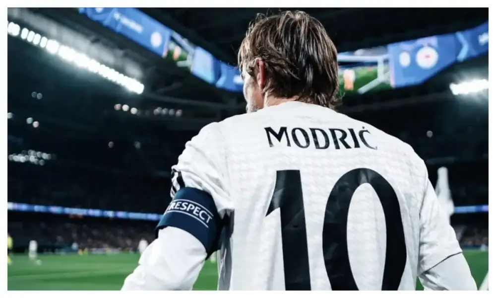 Two Real Madrid players emerge favourites to take No.10 shirt vacated by Modric