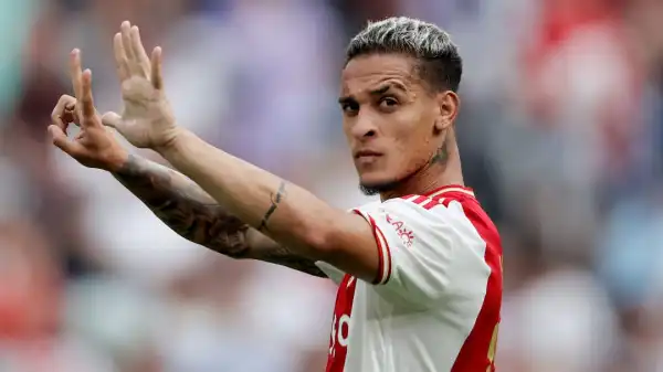 Ajax reject €90m bid from Man Utd for Antony